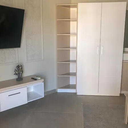 Caesar Blue & 1+1 Apartment *