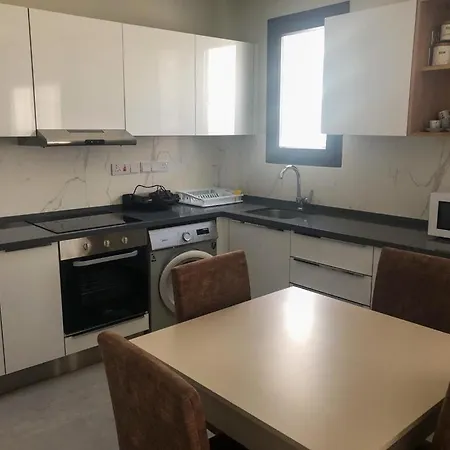 Caesar Blue & 1+1 Apartment Gastria